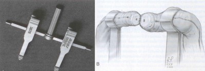 Clamp aproximador de Microspike para mantener unidos los extremos del conducto deferente para la anastomosis